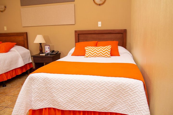 Room 3 of 65