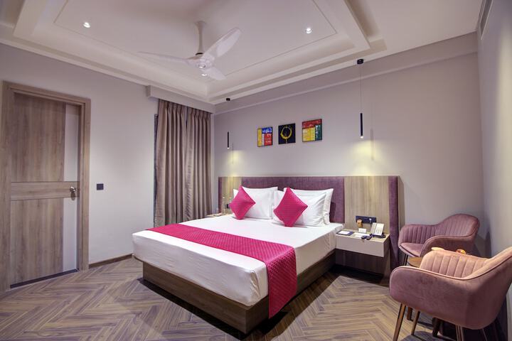 Room 6 of 37