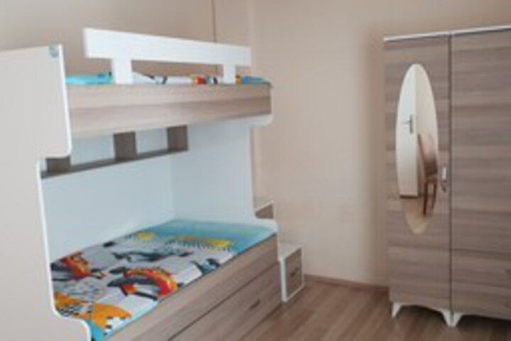 Room 9 of 13