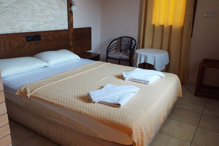 Room 9 of 19