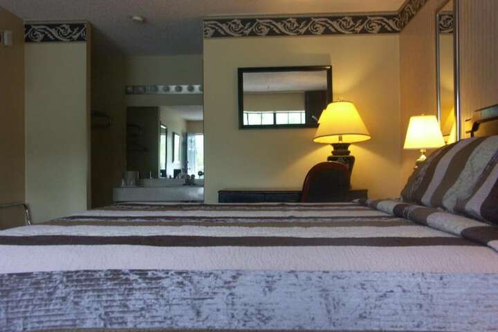 Room 13 of 26