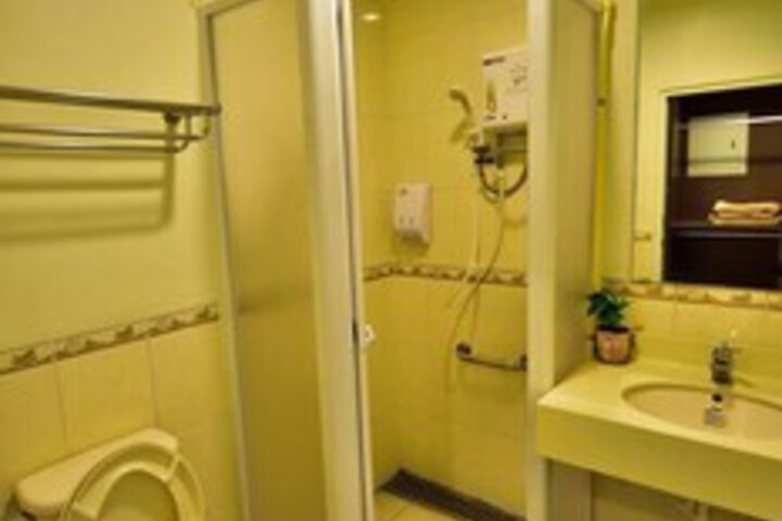 Room 2 of 10