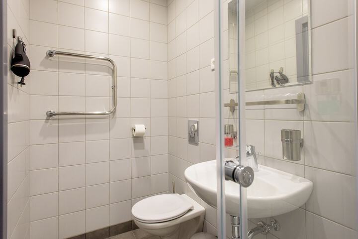 Room 15 of 24