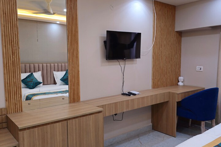 Room 18 of 22