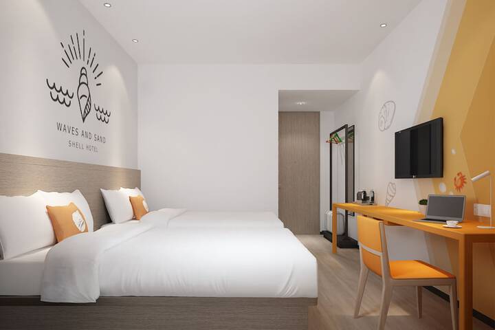 Room 2 of 6