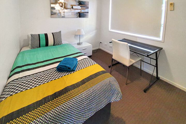 Room 4 of 18