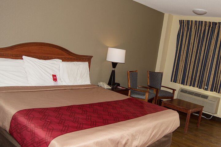 1 King Bed (9 of 15)