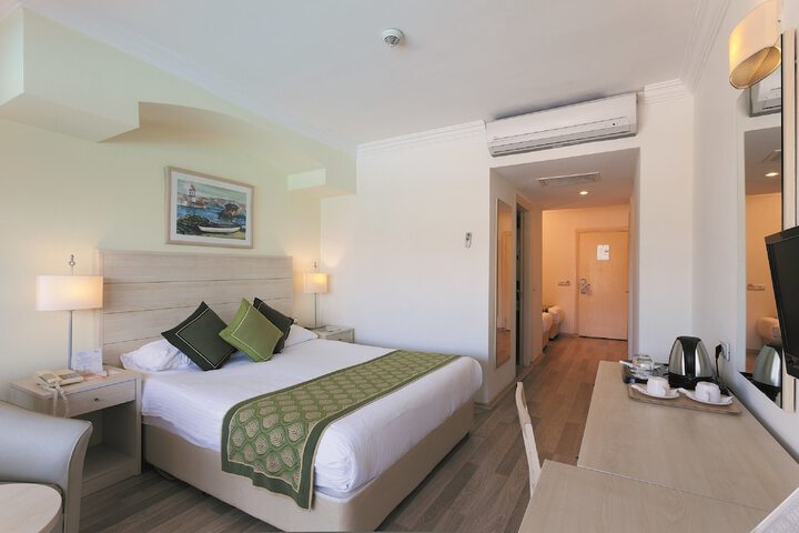 Room 6 of 52