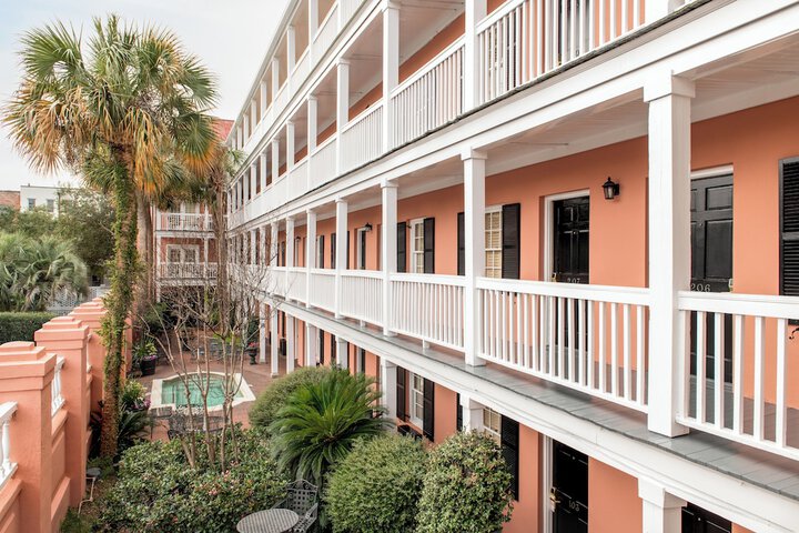 Hotel Exterior 19 of 19