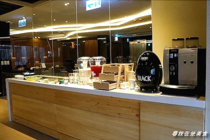 Breakfast/Coffee Service 70 of 89