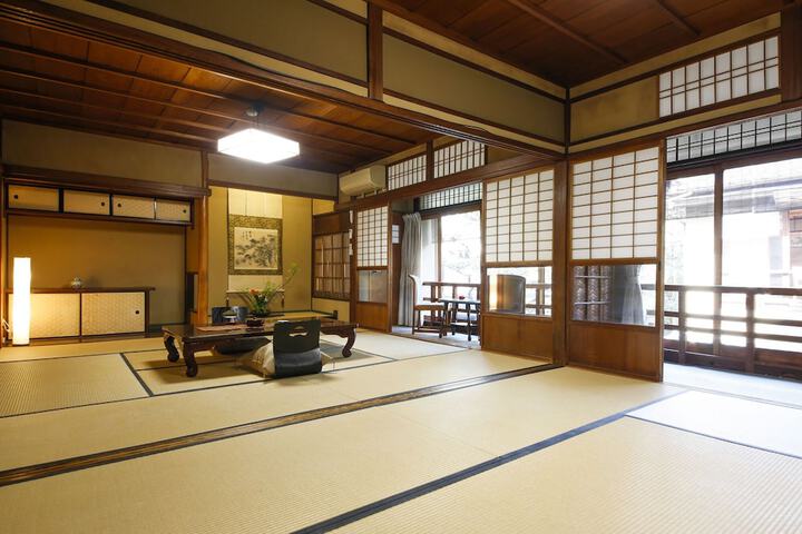 Room 14 of 36