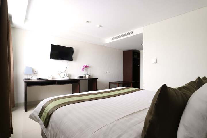 Room 13 of 31