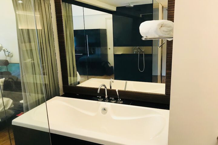 Room 7 of 75