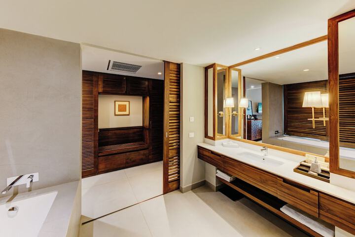 Room 40 of 78