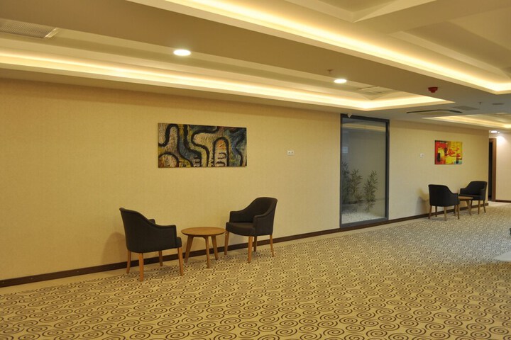 Hotel Interior 4 of 31
