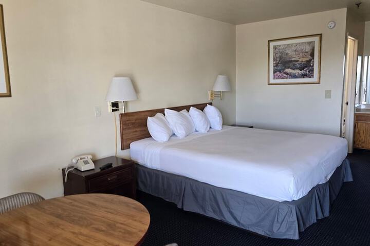 Room 8 of 13