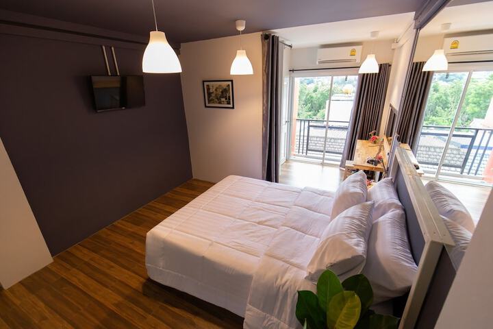Room 3 of 71