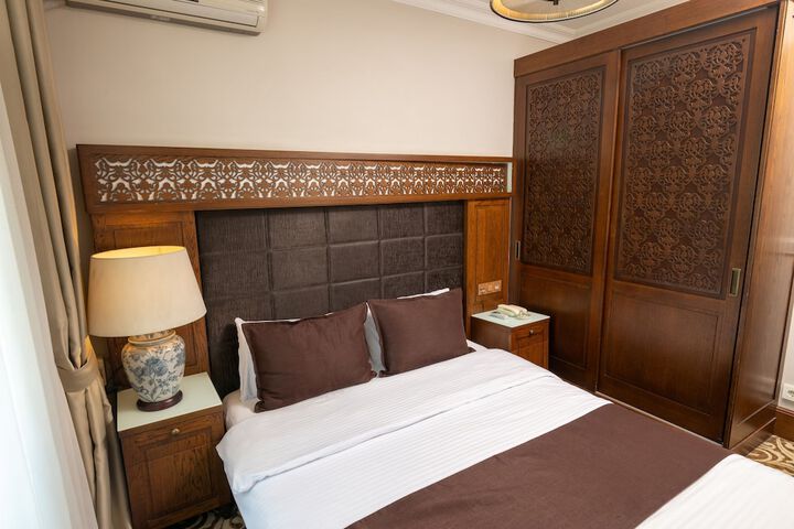 Room 10 of 40