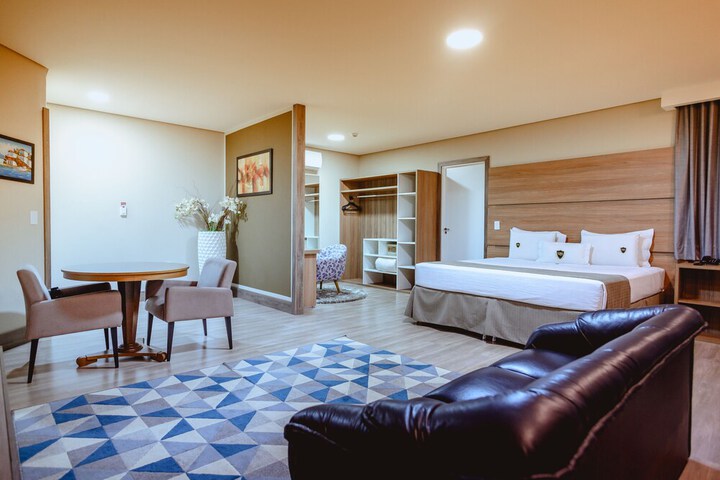 Room 17 of 35