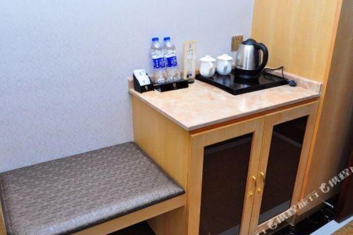 Dongjun Hotel