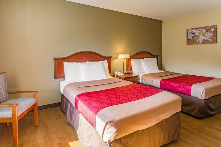 2 Double Beds (4 of 14)