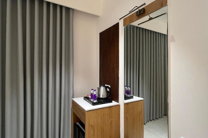 Room 9 of 21