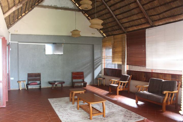 Room 11 of 28