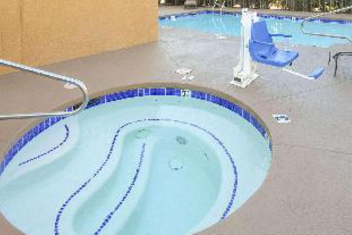 Pool 12 of 23