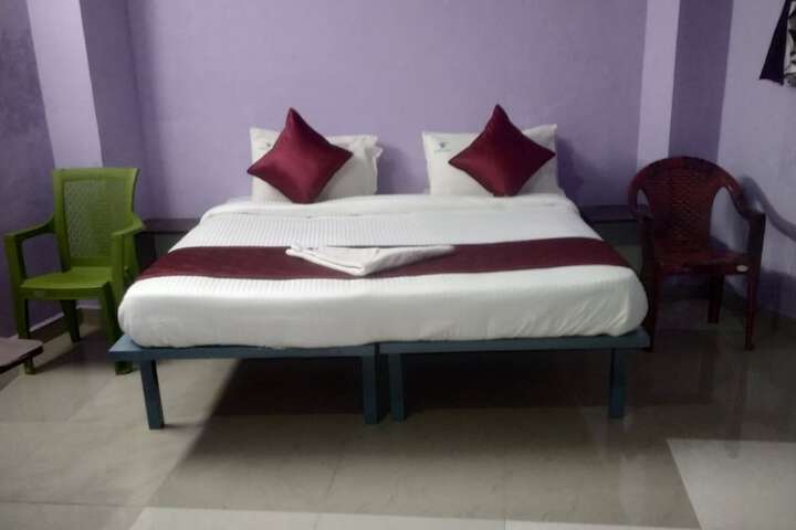 Room 12 of 28