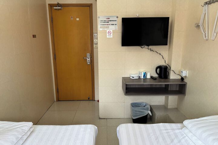 Room 169 of 195