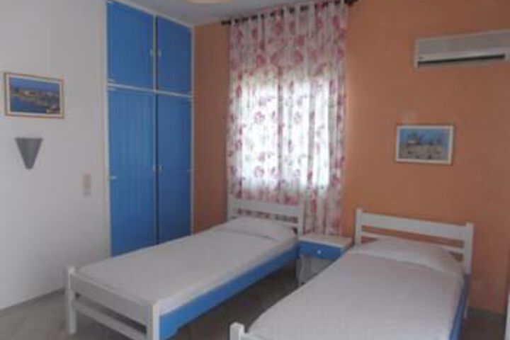 Room 16 of 64