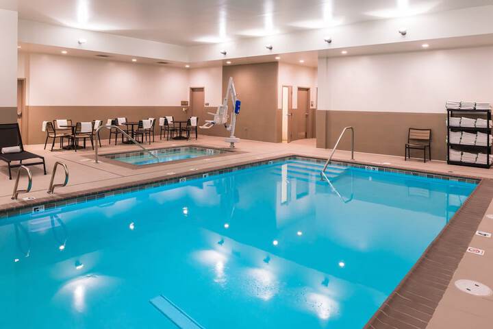 Pool 33 of 79