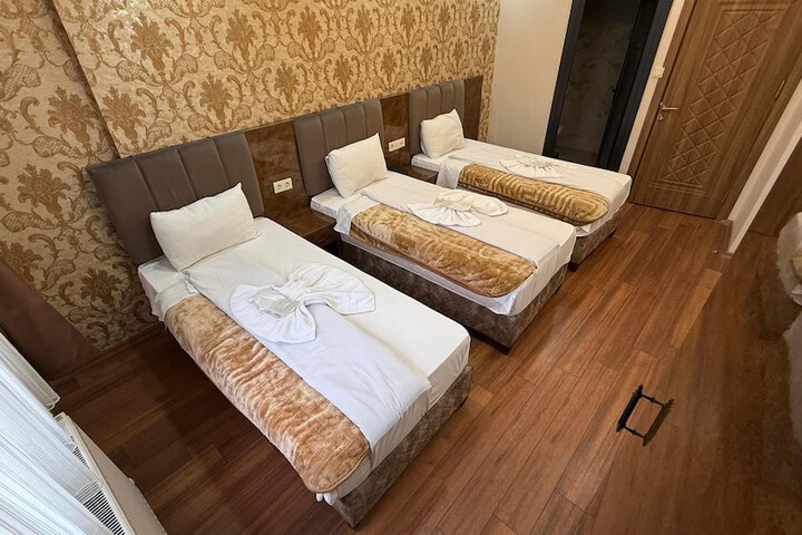 Room 9 of 31