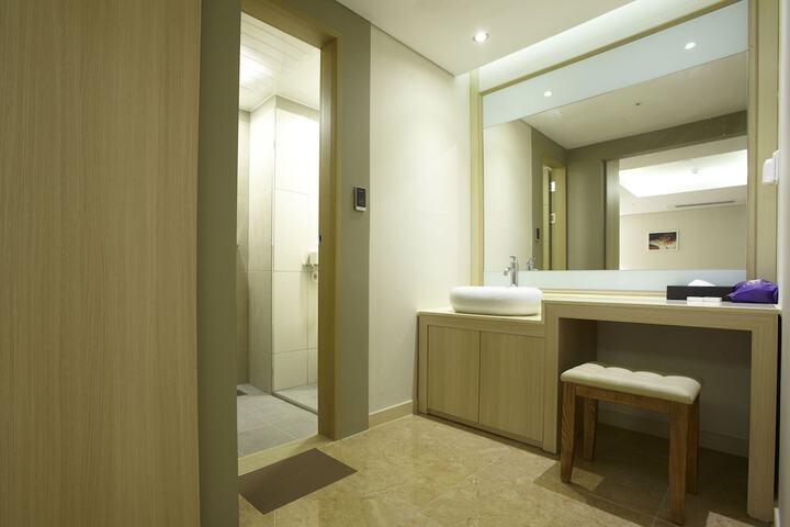 Room 48 of 78