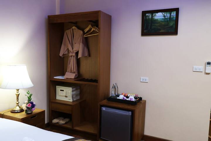 Room 21 of 98