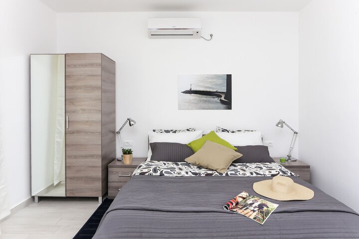 Room 14 of 52