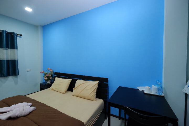 Room 8 of 20