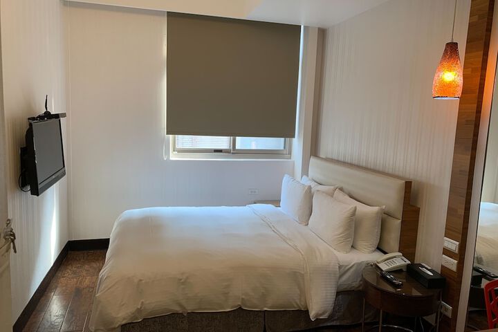 Room 18 of 40