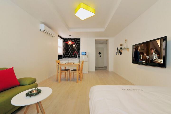 Room 15 of 40