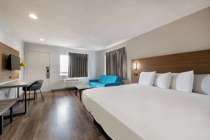 2 Queen Beds (4 of 13)