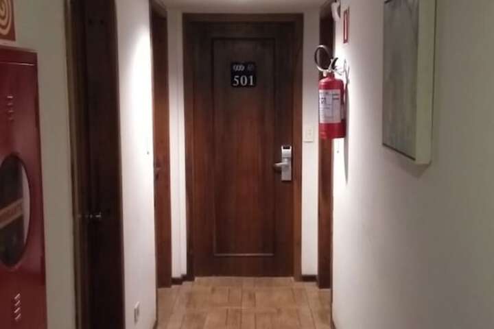 Ballroom/Hall 17 of 19