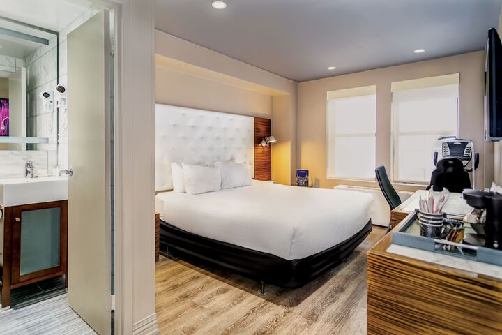 Standard Double Bed (10 of 20)