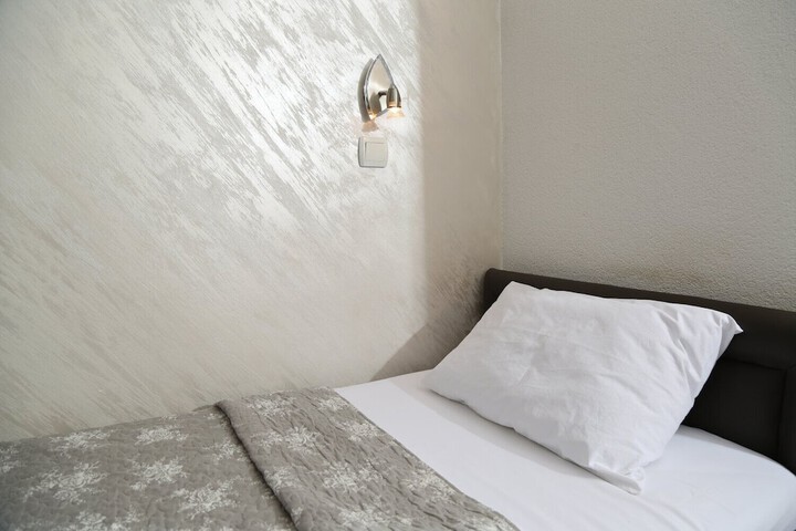 Room 45 of 96