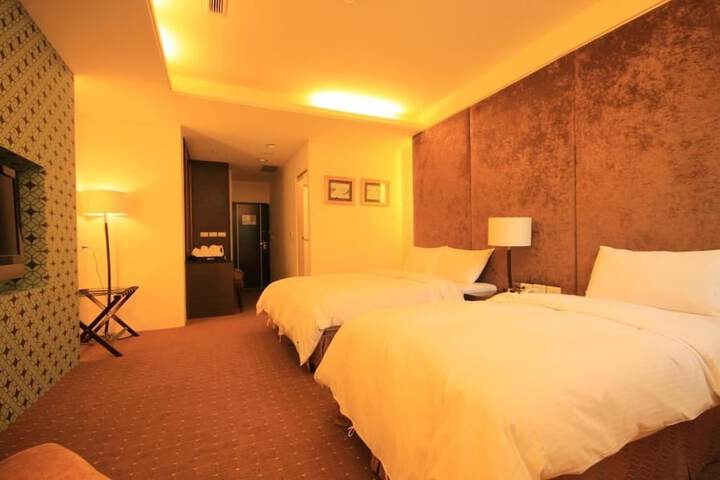 Room 8 of 44