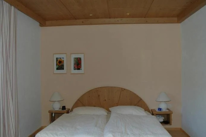 Room 5 of 13
