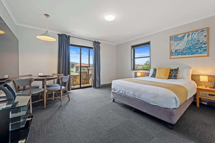 Room 27 of 41