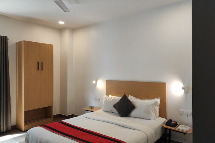 Room 11 of 29