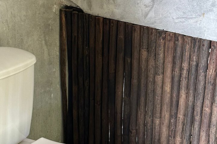 Room 10 of 18