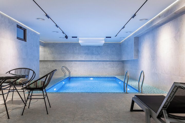 Pool 37 of 61