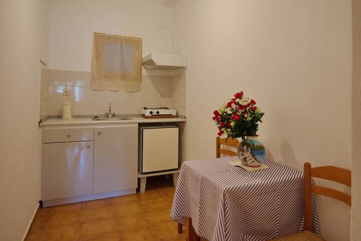 Room 25 of 49